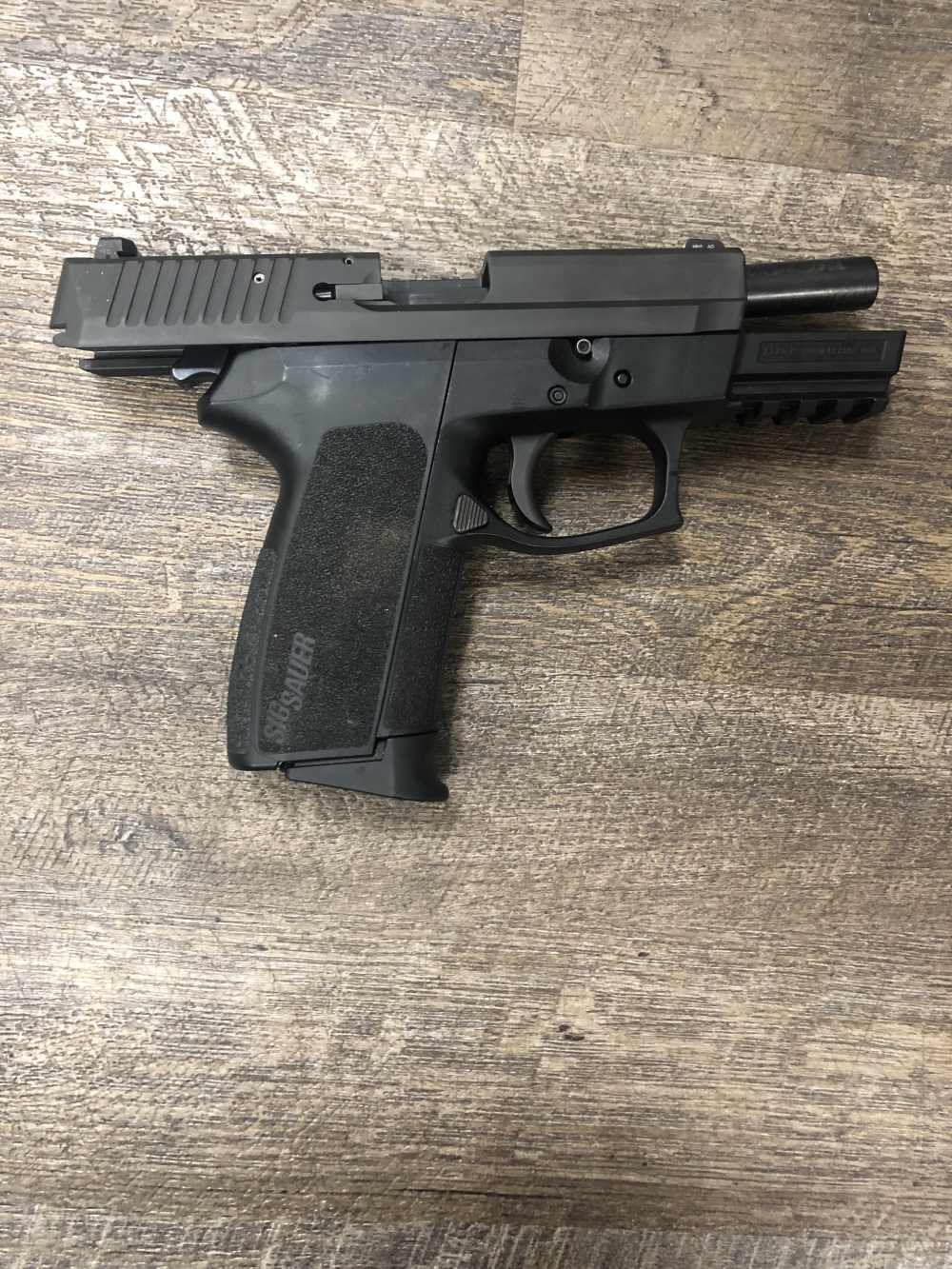 Sig Sauer SP2022 9mm Semi Auto Pistol 3.9" Black w/ One 15 Round Mag-img-12
