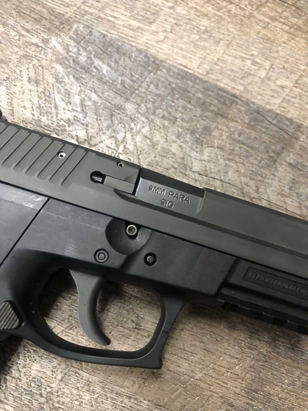 Sig Sauer SP2022 9mm Semi Auto Pistol 3.9" Black w/ One 15 Round Mag-img-9