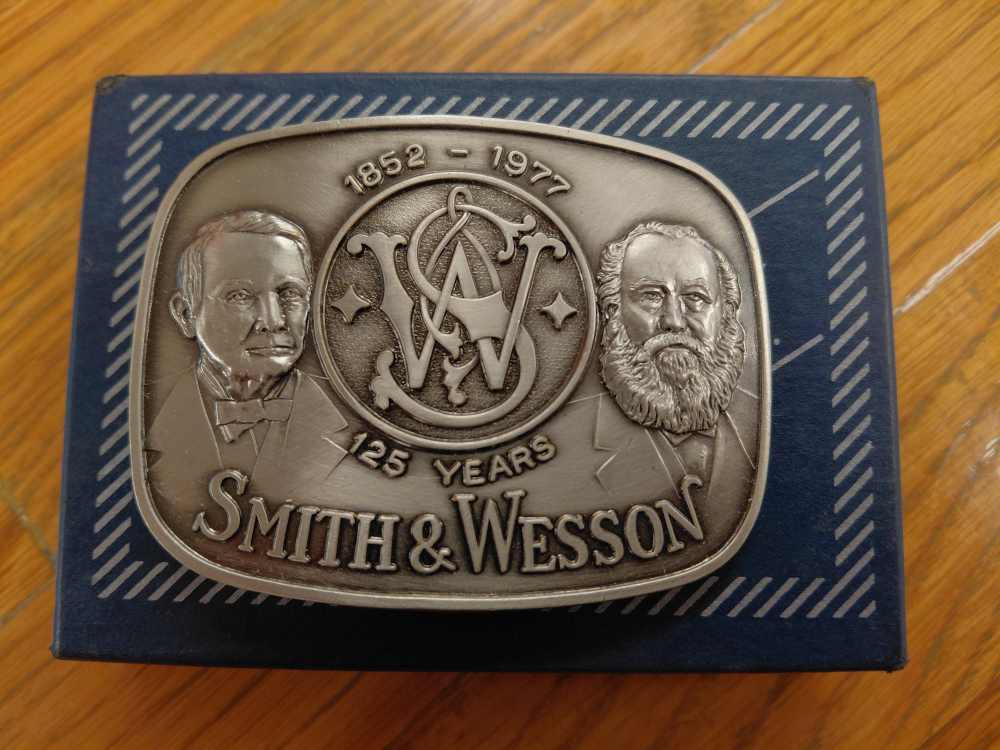 1977 Smith and Wesson Belt Buckle IN BOX-img-0