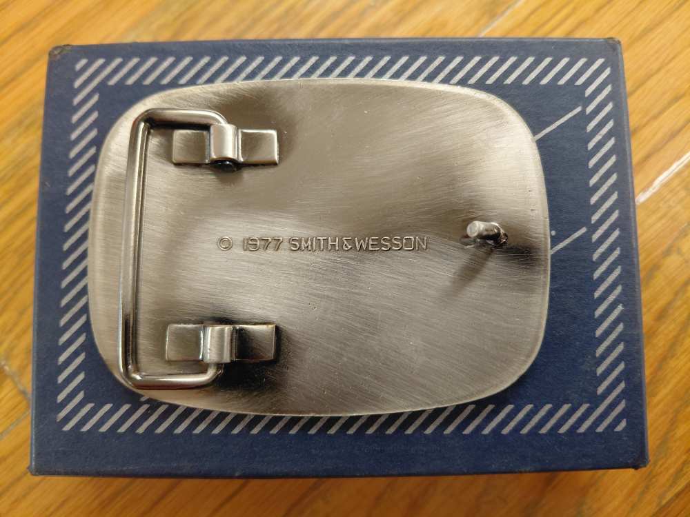 1977 Smith and Wesson Belt Buckle IN BOX-img-1