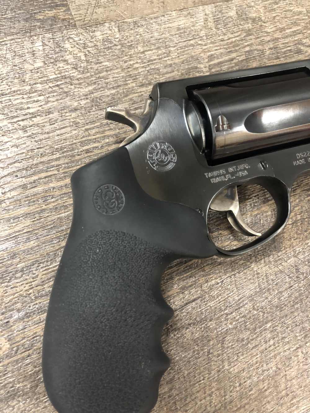 Taurus Judge 6.5" Revolver 410 Bore 45 Colt w/ Original Box 2 Grips Manual-img-10