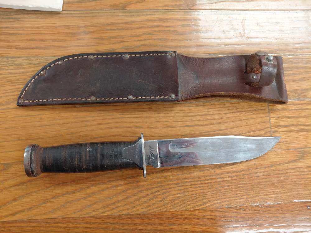 Robinson and Shuredge Post War Model 20 Knife and Sheath. -img-0