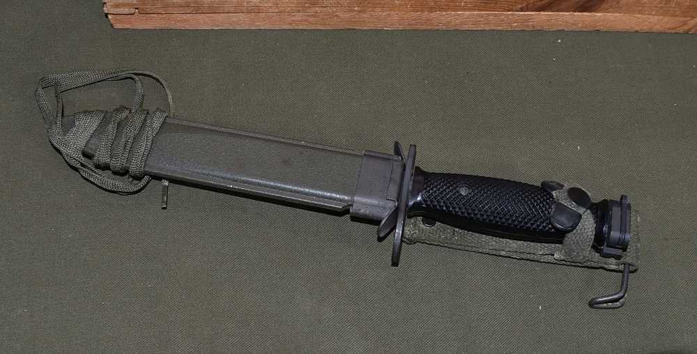Colt M16 Bayonet-img-5