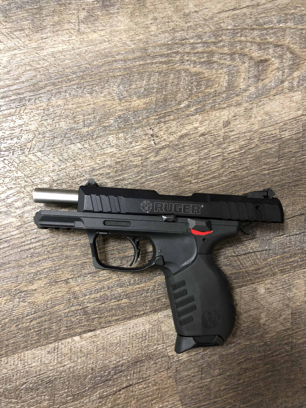 Ruger SR22 Semi Auto Pistol 3.5" Barrel 22LR w/ 4 Mags Manual Original Box-img-9