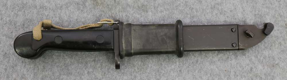 Very Nice East German AK47 bayonet with wire cutter sheath-img-10