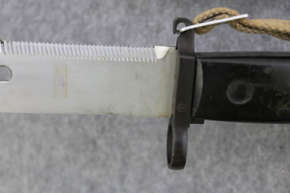 Very Nice East German AK47 bayonet with wire cutter sheath-img-4