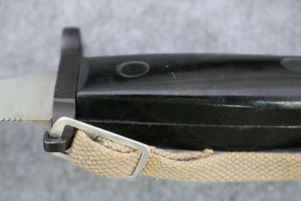 Very Nice East German AK47 bayonet with wire cutter sheath-img-7