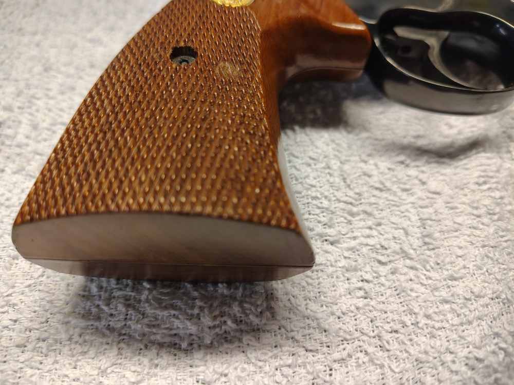 rare Colt Trooper MK III 22lr 4"-img-10