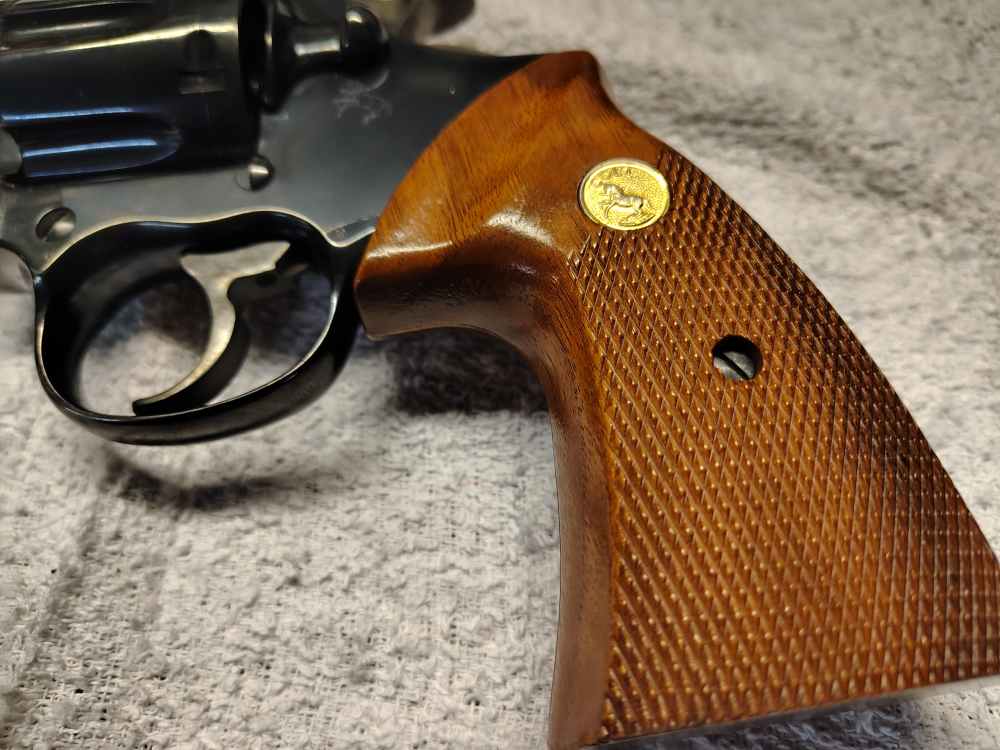 rare Colt Trooper MK III 22lr 4"-img-2