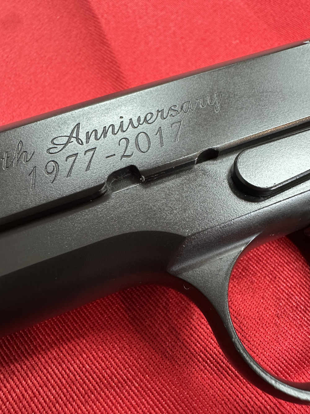 Wilson Combat 1911 40th Anniversary CQB Elite - 9mm Gold Bead Burl Ironwood-img-10
