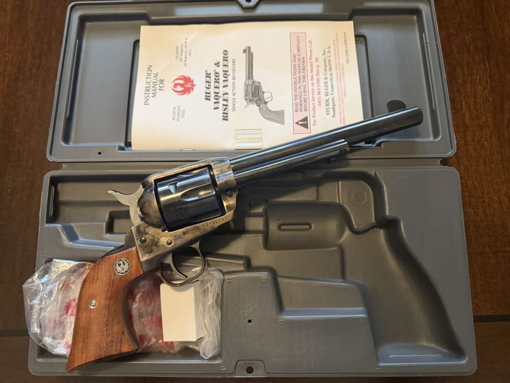 Ruger Vaquero (RARE) 7 3/4 inch barrel - .45 colt - case colored -img-0