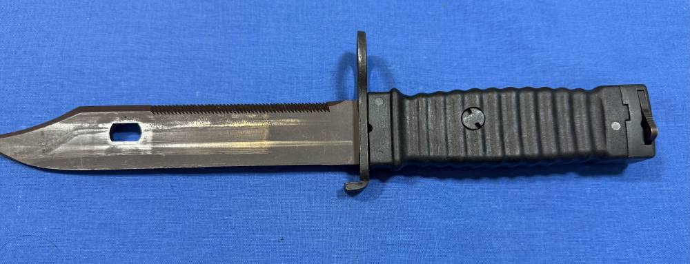 West German KCB-77 Bayonet & Scabbard, M16, AUG, No Reserve-img-4