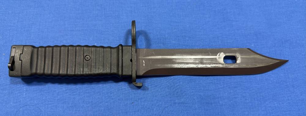 West German KCB-77 Bayonet & Scabbard, M16, AUG, No Reserve-img-1