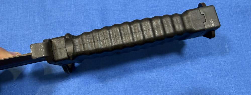 West German KCB-77 Bayonet & Scabbard, M16, AUG, No Reserve-img-5