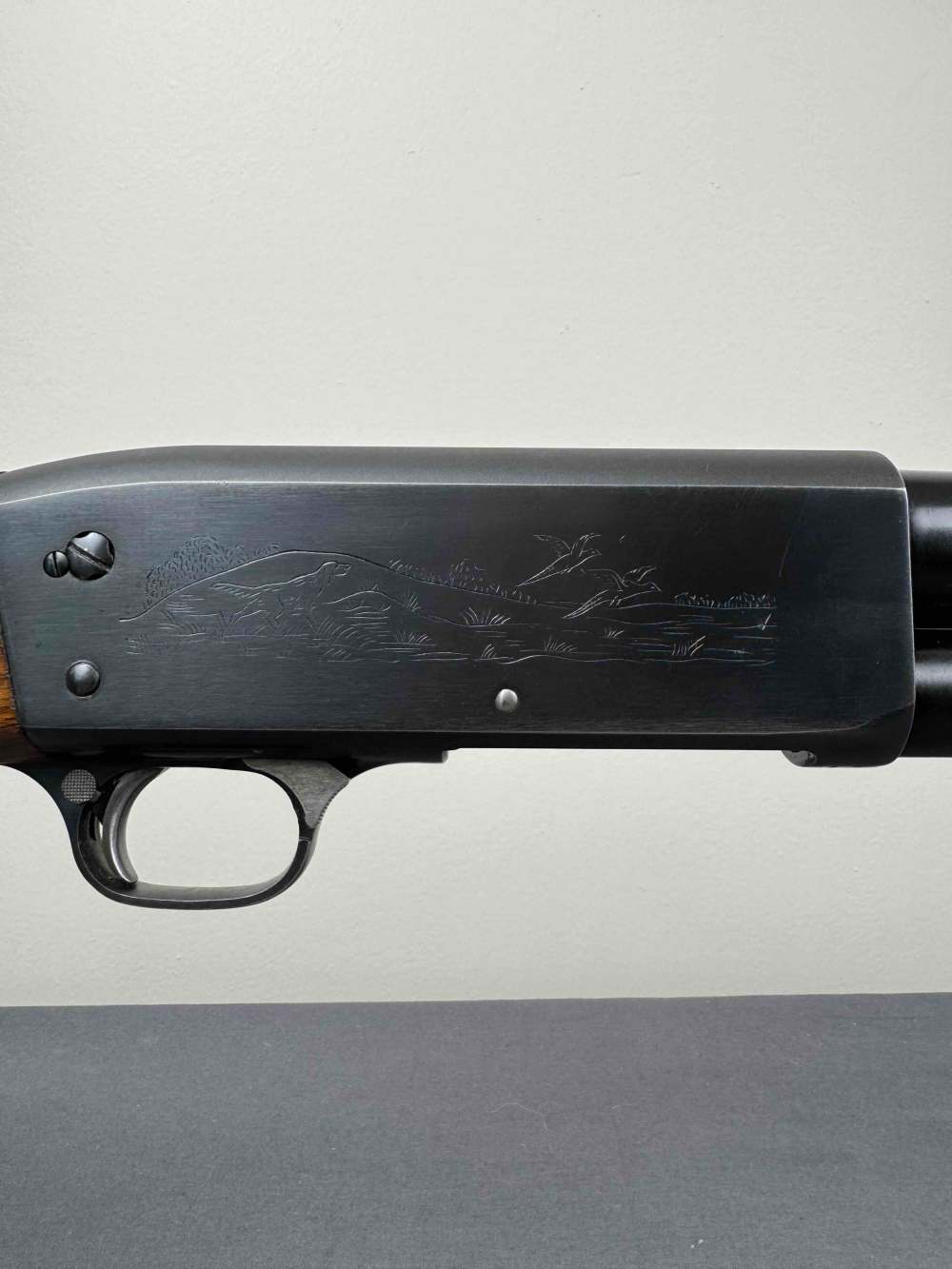 Ithaca Model 37 Featherlight 12 gauge pump-img-4