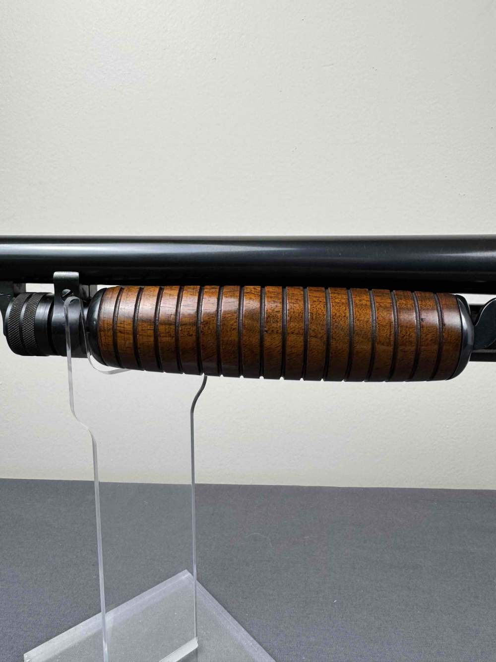 Ithaca Model 37 Featherlight 12 gauge pump-img-21