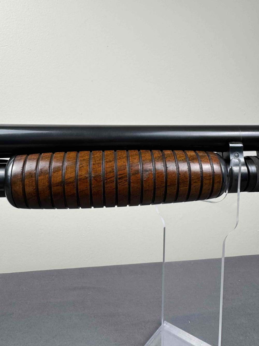 Ithaca Model 37 Featherlight 12 gauge pump-img-6