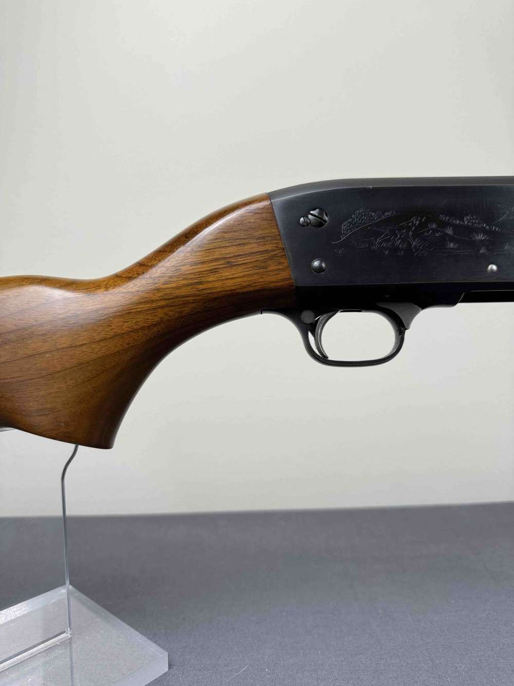 Ithaca Model 37 Featherlight 12 gauge pump-img-3