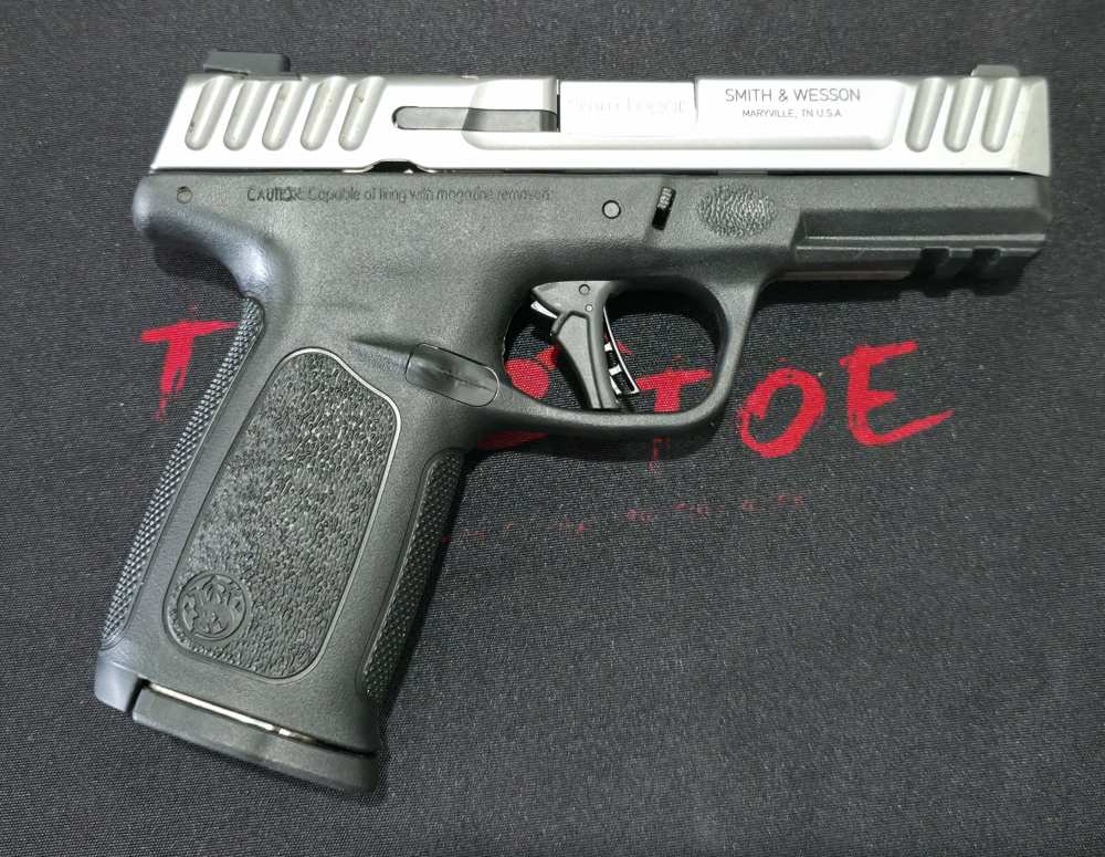 Nice S&W SD9 2.0 9mm 15+1 w/ MFT IWB Holster-img-1