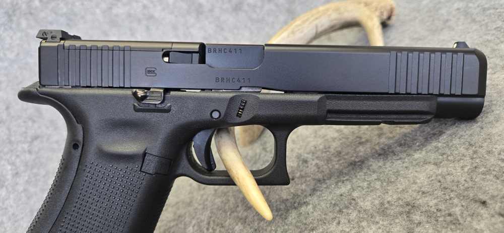 Glock G34 Gen 5 MOS 9mm 5" 17 rd Pistol | 3 mags, extra MOS plates, box-img-15