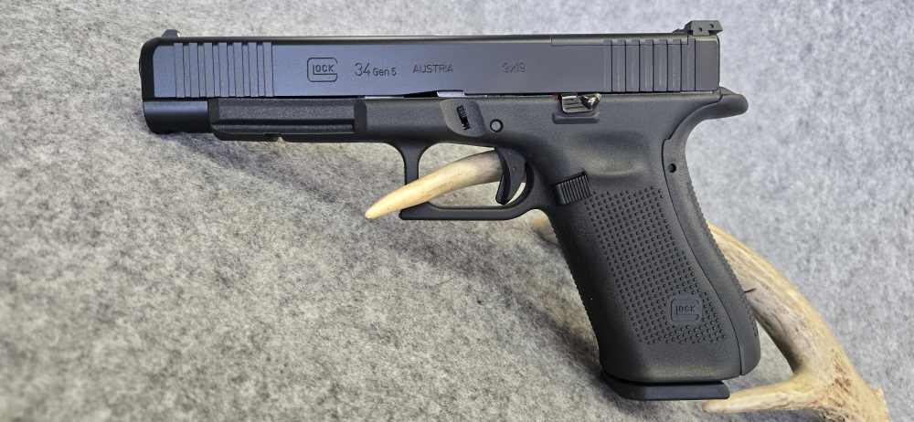 Glock G34 Gen 5 MOS 9mm 5" 17 rd Pistol | 3 mags, extra MOS plates, box-img-1