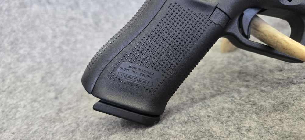 Glock G34 Gen 5 MOS 9mm 5" 17 rd Pistol | 3 mags, extra MOS plates, box-img-13