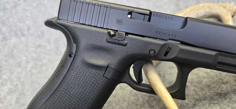 Glock G34 Gen 5 MOS 9mm 5" 17 rd Pistol | 3 mags, extra MOS plates, box-img-14