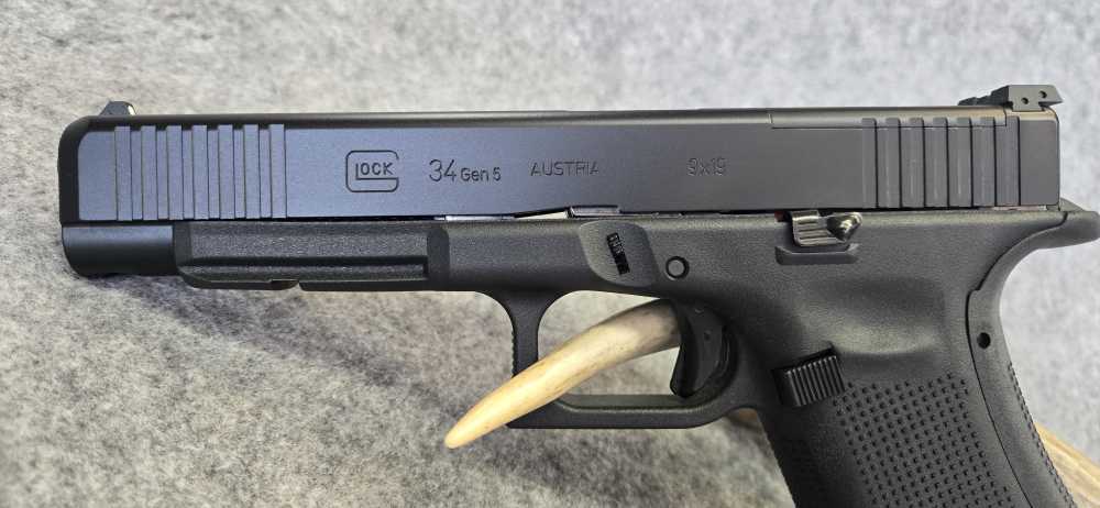 Glock G34 Gen 5 MOS 9mm 5" 17 rd Pistol | 3 mags, extra MOS plates, box-img-4