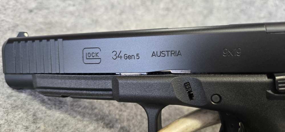 Glock G34 Gen 5 MOS 9mm 5" 17 rd Pistol | 3 mags, extra MOS plates, box-img-7