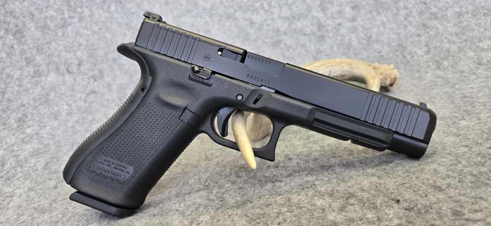 Glock G34 Gen 5 MOS 9mm 5" 17 rd Pistol | 3 mags, extra MOS plates, box-img-12
