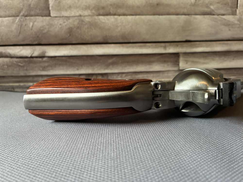 NIB Ruger Blackhawk 357 Magnum | 38 Special 6 IN STOCK-img-10