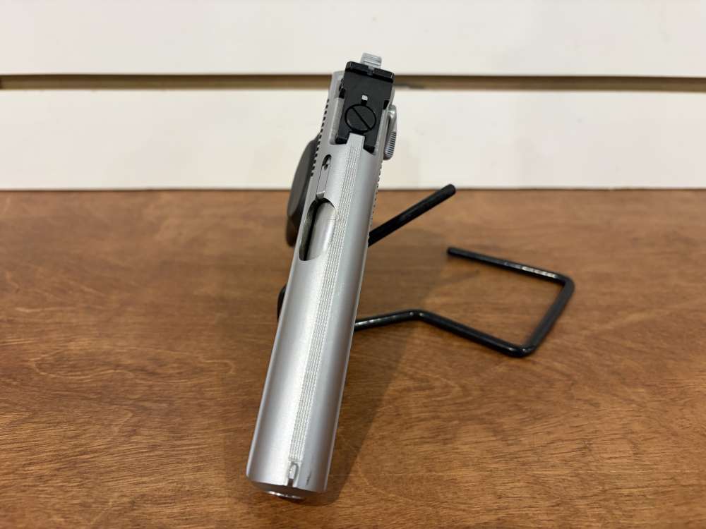MAKAROV PISTOL-img-3
