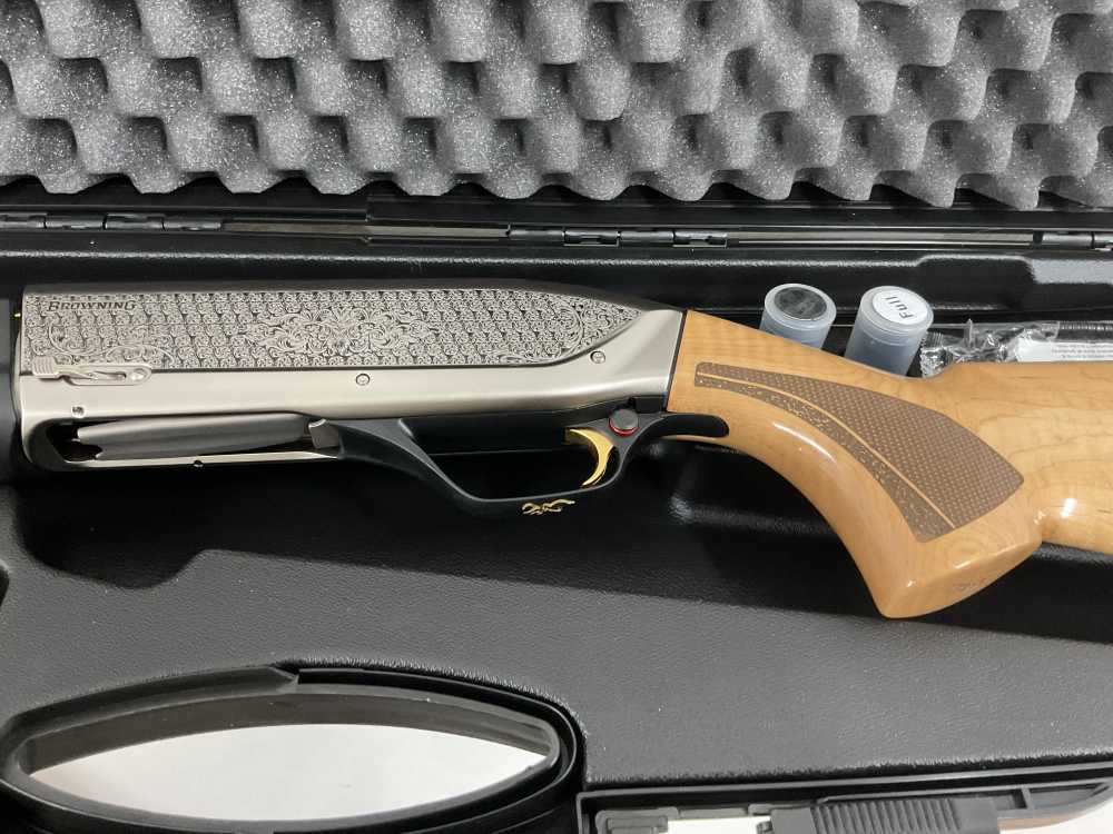 Browning Maxus II Ultimate Maple 12ga 28” With Case **NO RESERVE**-img-6