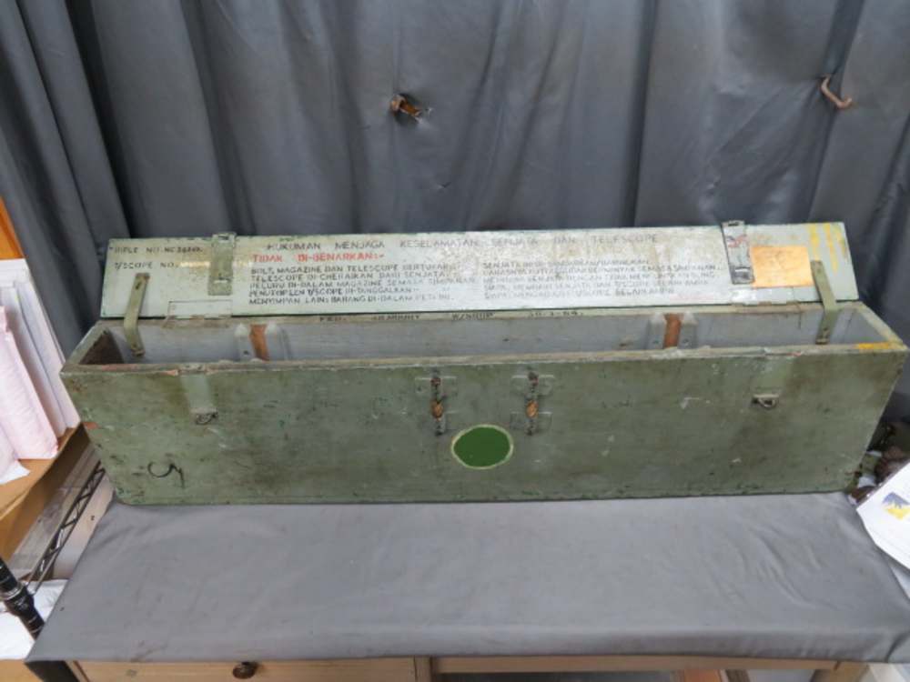 WWII BRITISH/ INDIAN NO. 4 MK I ENFIELD SNIPER RIFLE W/MATCHING NUMBER CASE-img-8
