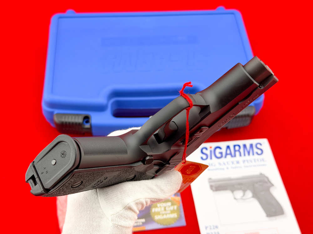 SIG Sauer P228 9mm Luger German 3-7/8" w/ Factory Case-img-21