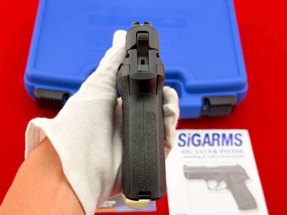 SIG Sauer P228 9mm Luger German 3-7/8" w/ Factory Case-img-18