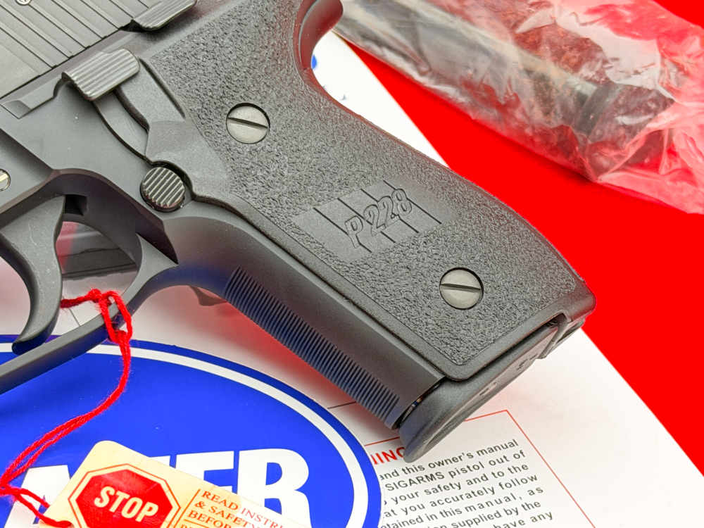 SIG Sauer P228 9mm Luger German 3-7/8" w/ Factory Case-img-7