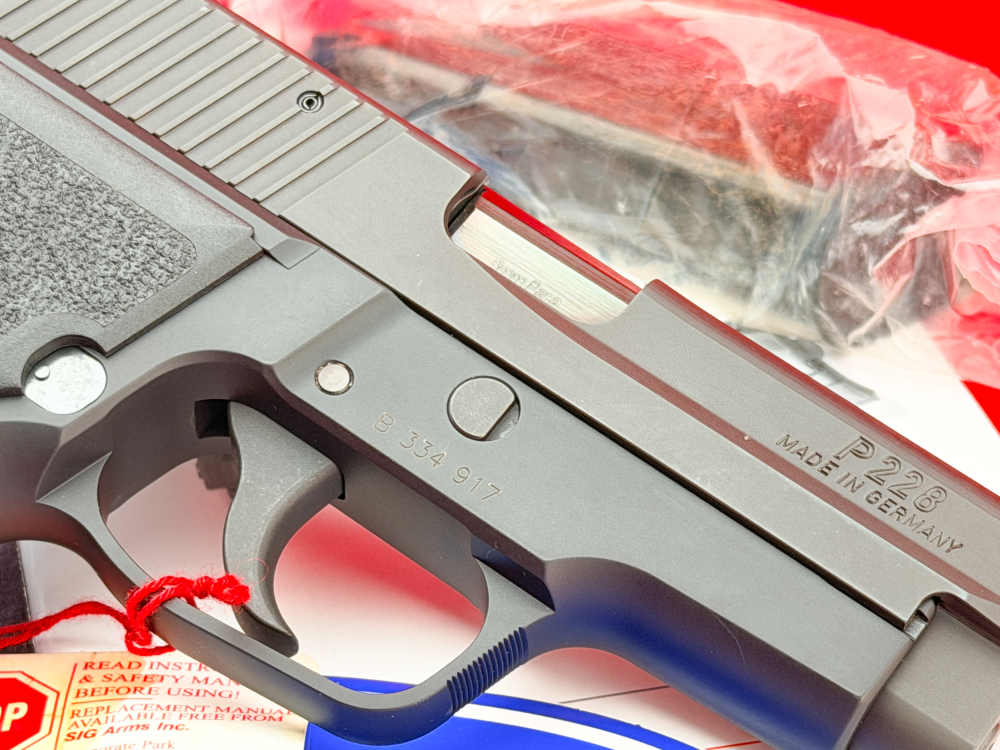 SIG Sauer P228 9mm Luger German 3-7/8" w/ Factory Case-img-10