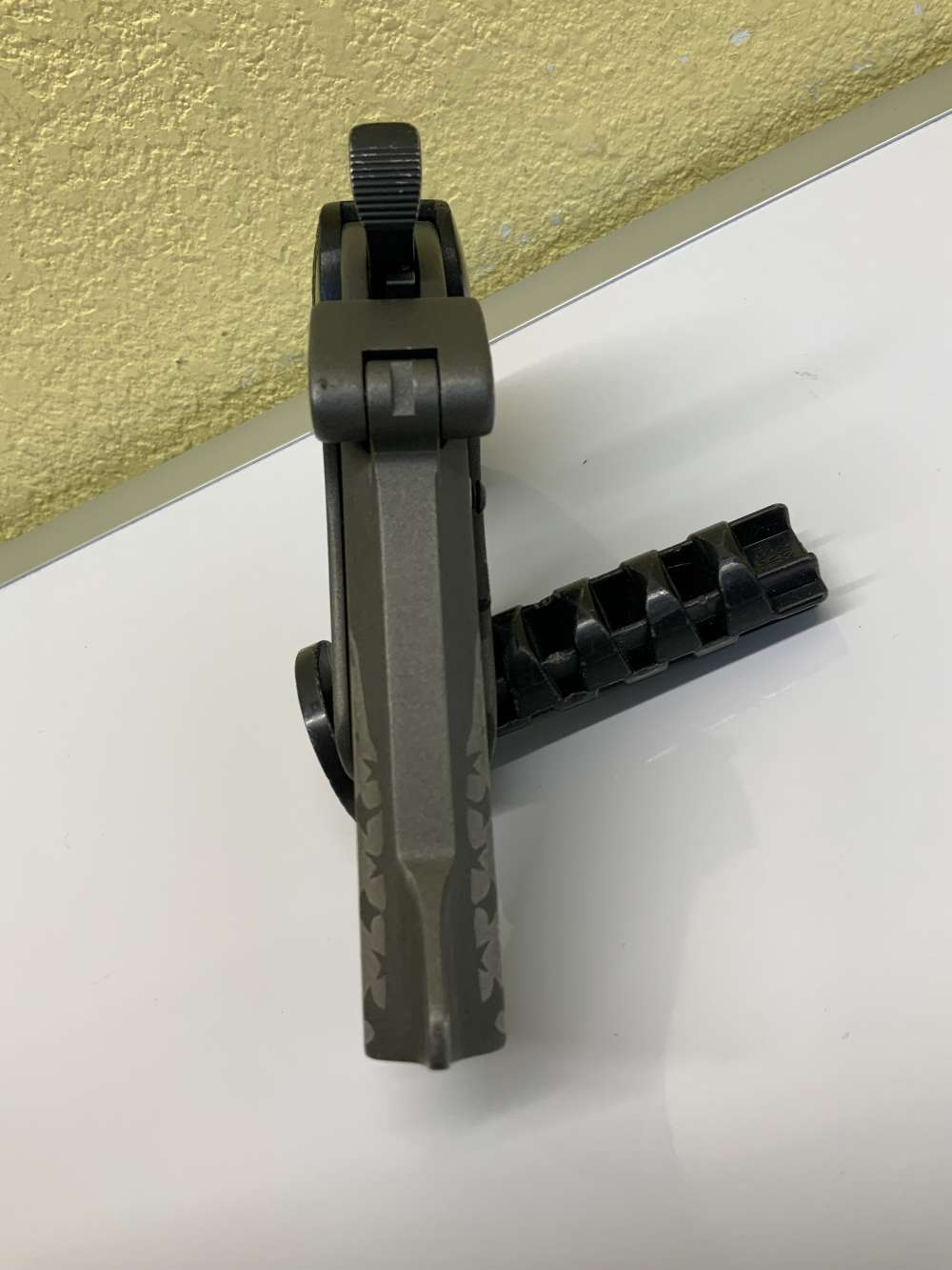 BOND ARMS OLDGLORY -img-1
