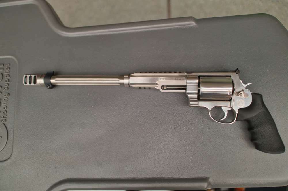 Smith & Wesson Performance Center .460 S&W Magnum Long-Barrel Revolver-img-0