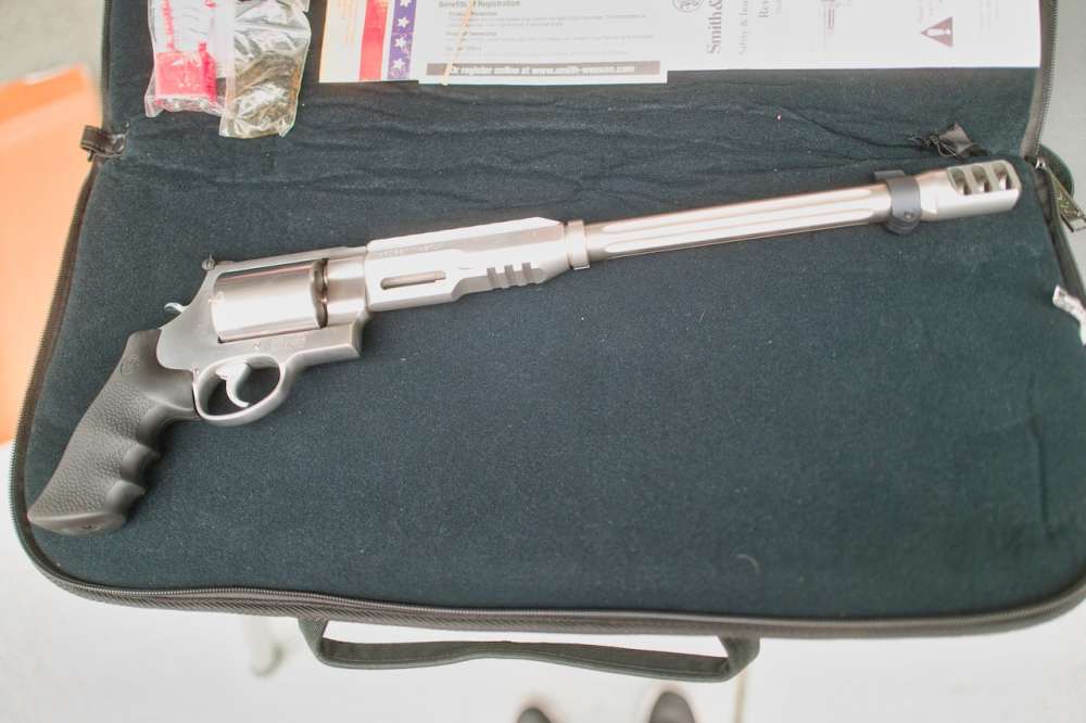 Smith & Wesson Performance Center .460 S&W Magnum Long-Barrel Revolver-img-4