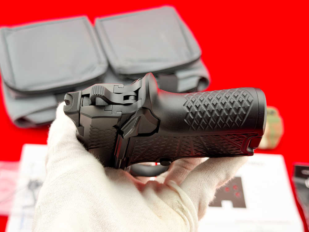 2022 Wilson Combat SFX9 9mm 3.25" Sub-Compact w/ Case & Test Target-img-19