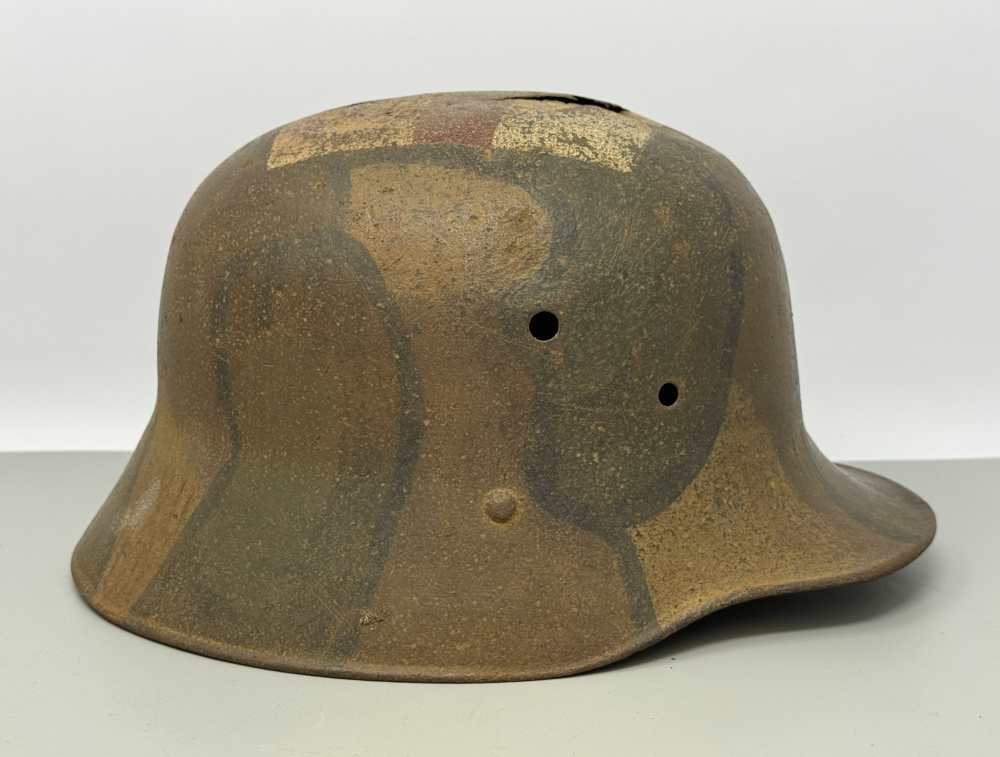 WW1 German M16 Helmet CAMO MEDIC pre WW2 WWII -img-0