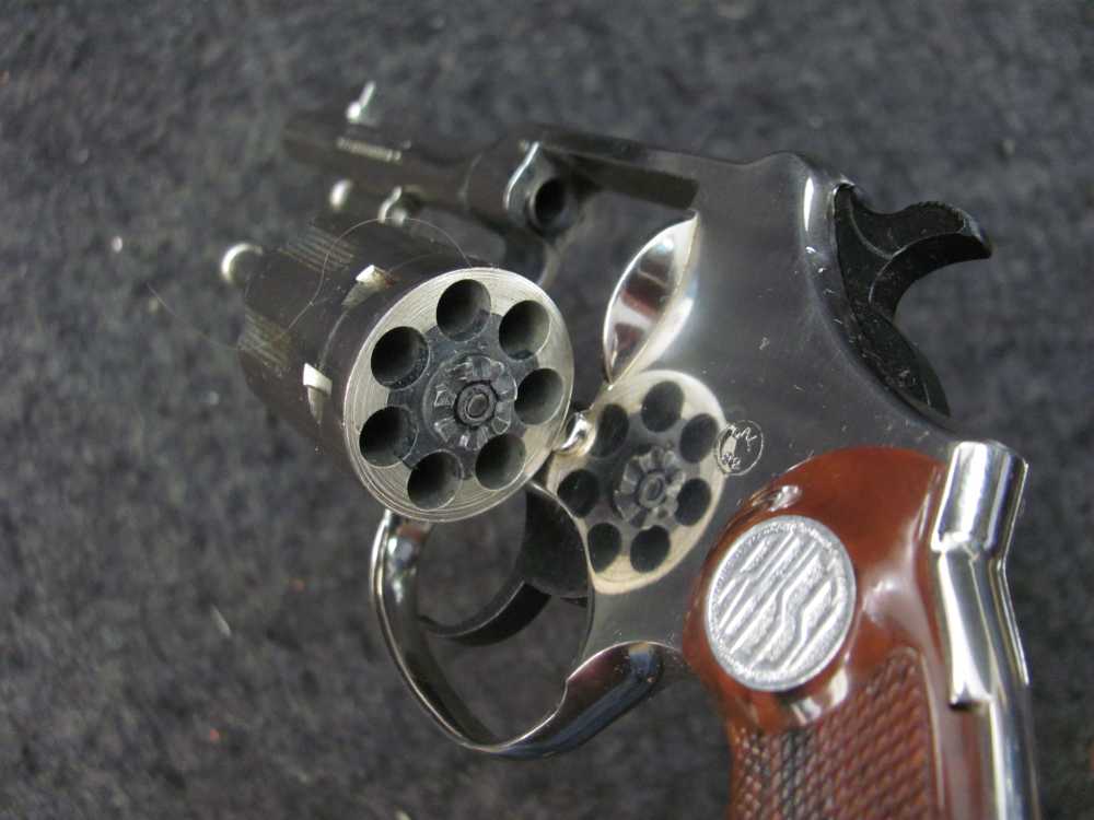 ROSSI Princess S&W Ladysmith 22 7 shot Revolver NMIB ! Tested !-img-7