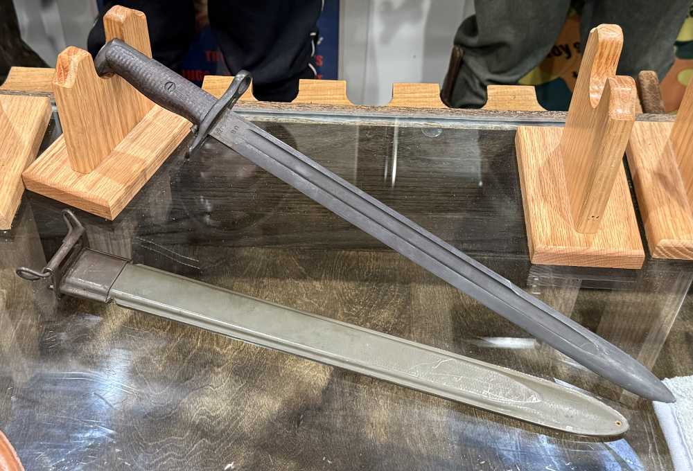 US Springfield Armory Bayonet 1920 pre WW2 WWII - EXCELLENT -img-21