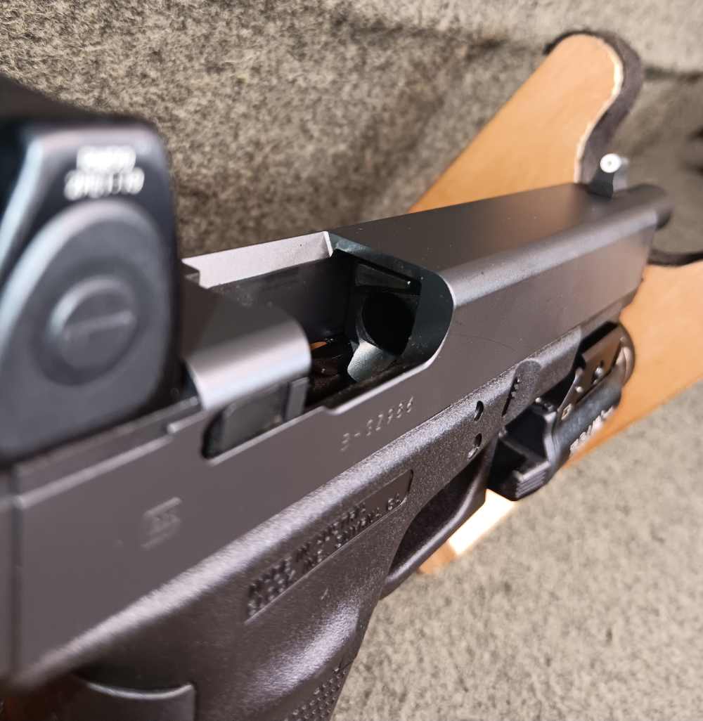 GLOCK 40 GEN 4 10MM WITH TRIJICON RMR AND STREAMLIGHT TLR-1 HL-img-11