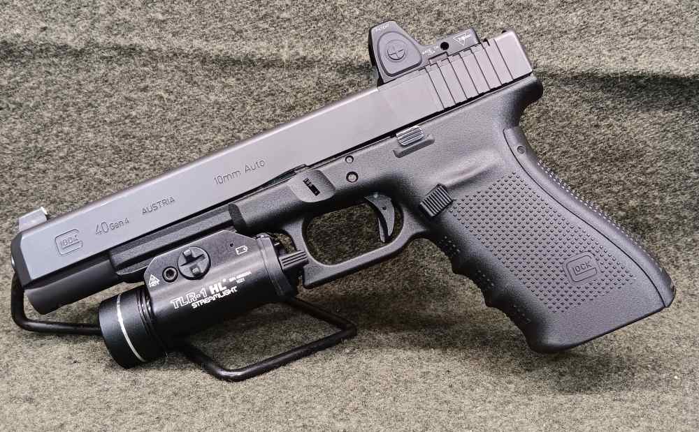 GLOCK 40 GEN 4 10MM WITH TRIJICON RMR AND STREAMLIGHT TLR-1 HL-img-7