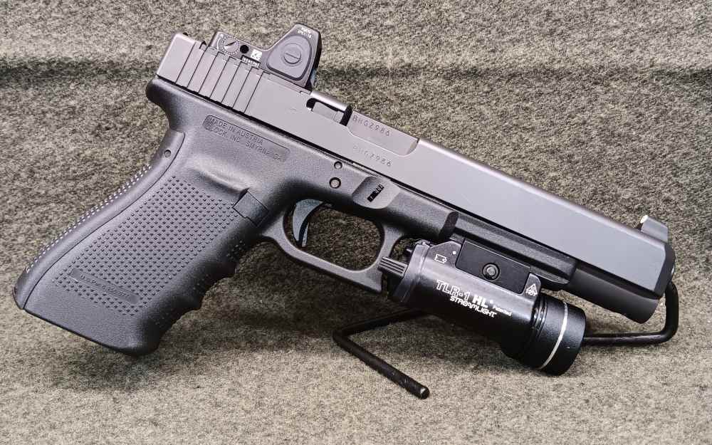 GLOCK 40 GEN 4 10MM WITH TRIJICON RMR AND STREAMLIGHT TLR-1 HL-img-2
