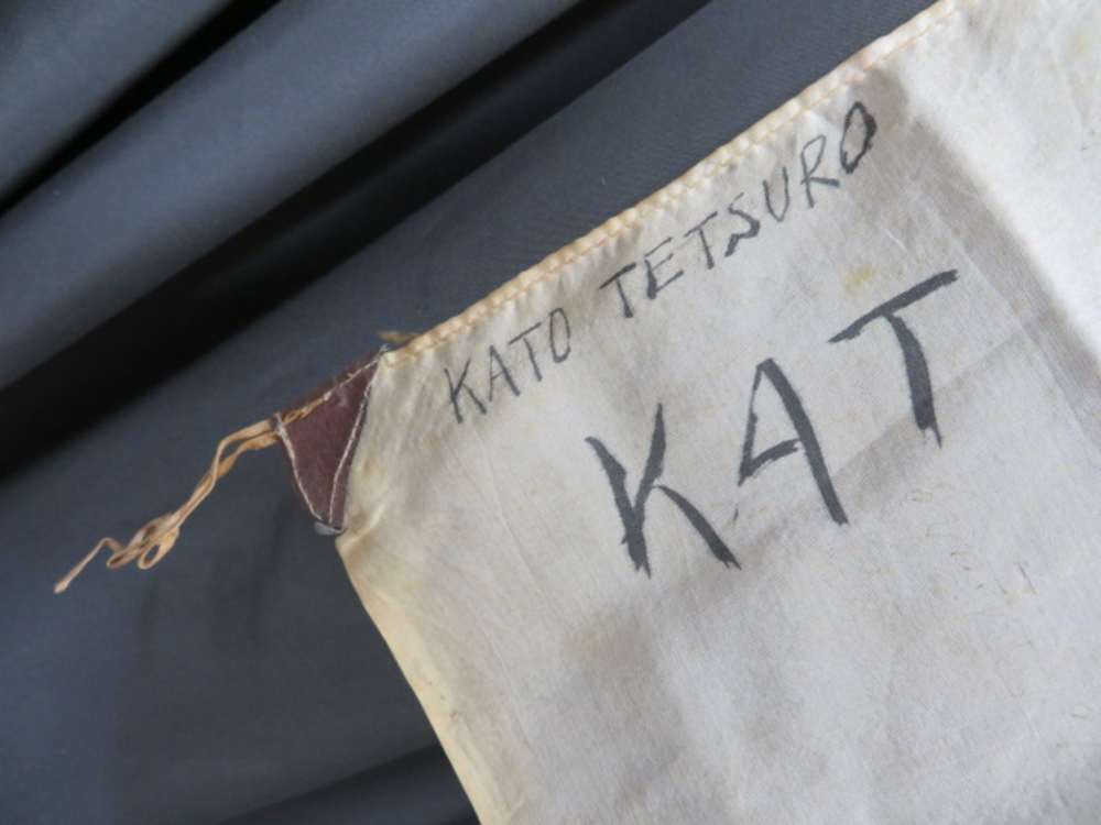 WWII JAPANESE HINOMARU MEATBALL FLAG W/ SIGNED KANJI CHARACTERS-VERY NEAT-img-3