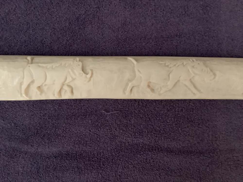 HAND CARVED GIRAFFE BONE , WARTHOGS-img-2
